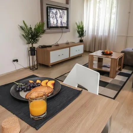 Delta New Free Public Parking Apartament