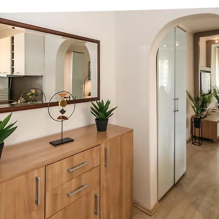 Delta New Free Public Parking Apartament *